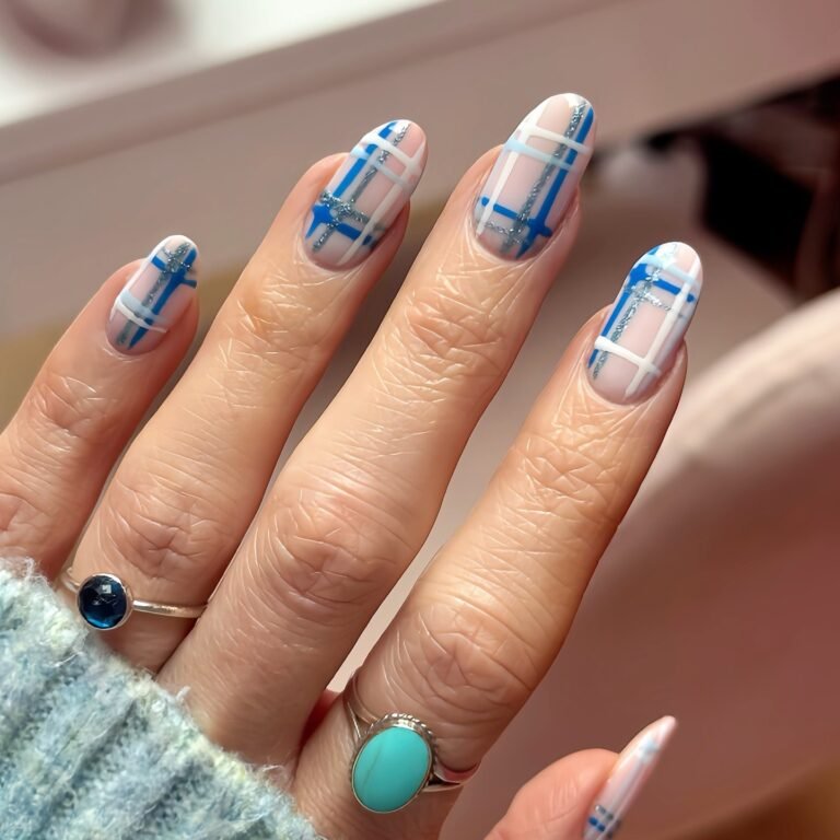 25 Plaid Nail Ideas You Need