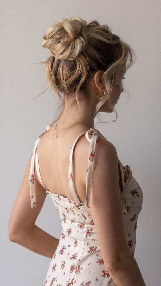 20+ Romantic Valentine’s Day Hair Ideas